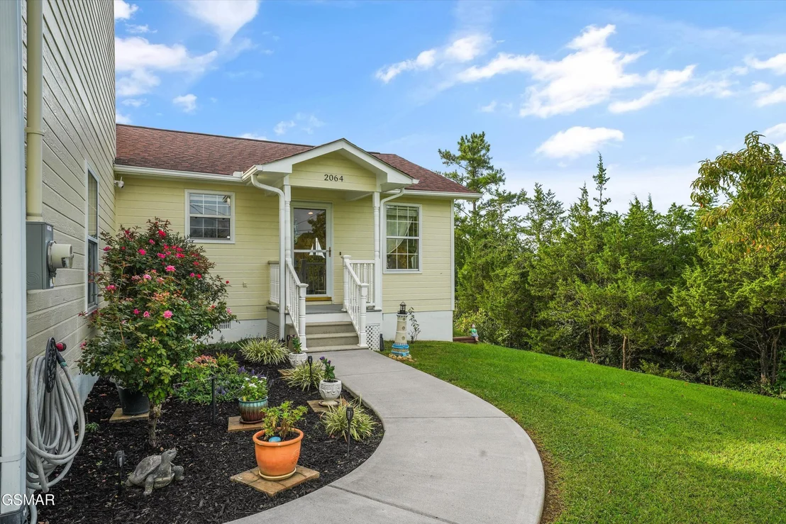 Photo of 2064 Kerr Road