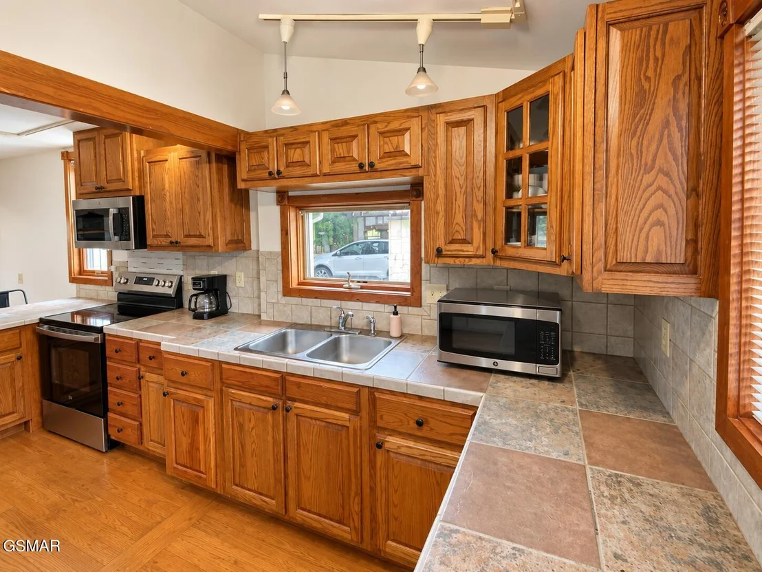 Photo of 1839 Jayell Road