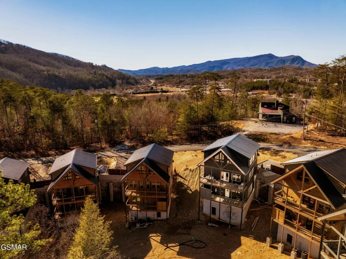 Photo of 2852 Sequoia Road
