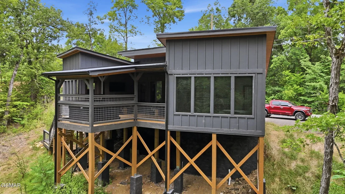 Photo of 1079 Pleasure Road