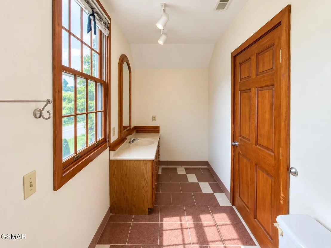 Photo of 1839 Jayell Road