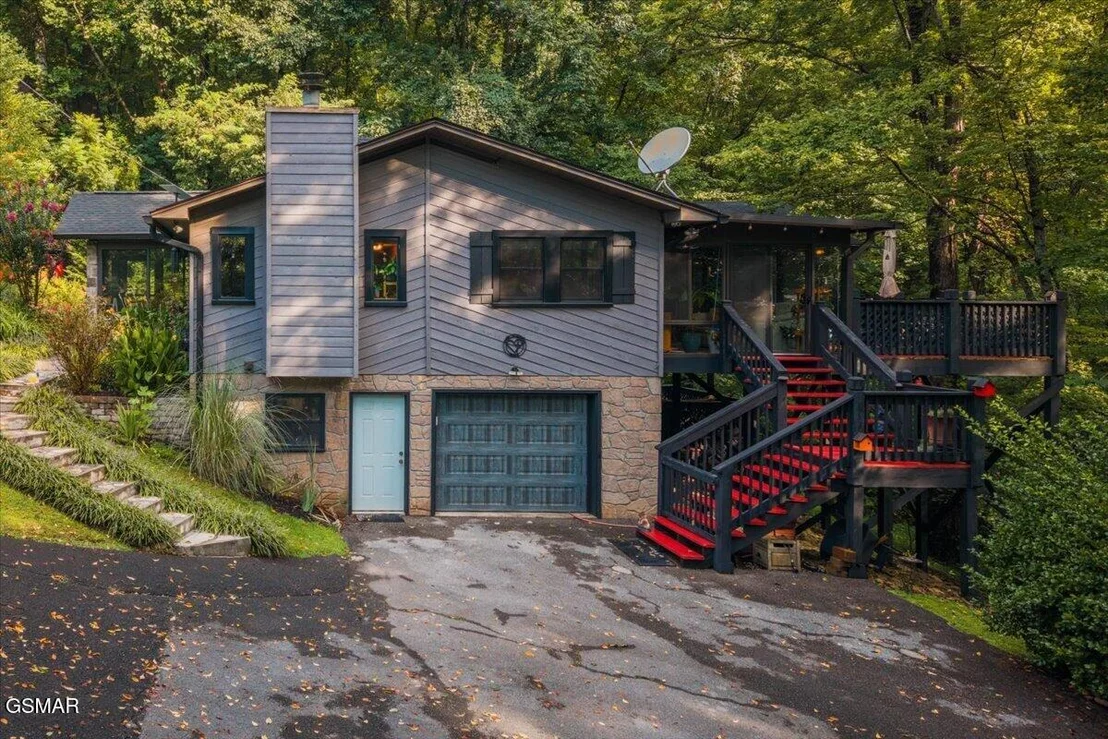 Photo of 1931 Spring Hill Drive