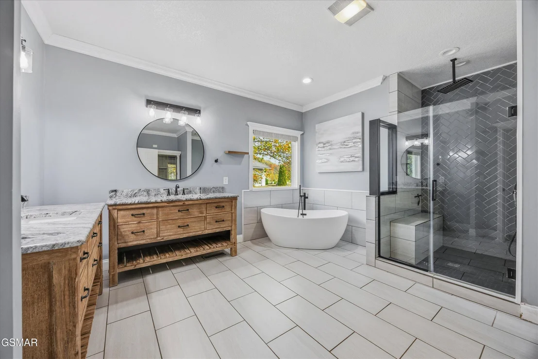 Photo of 339 Riverdale Drive