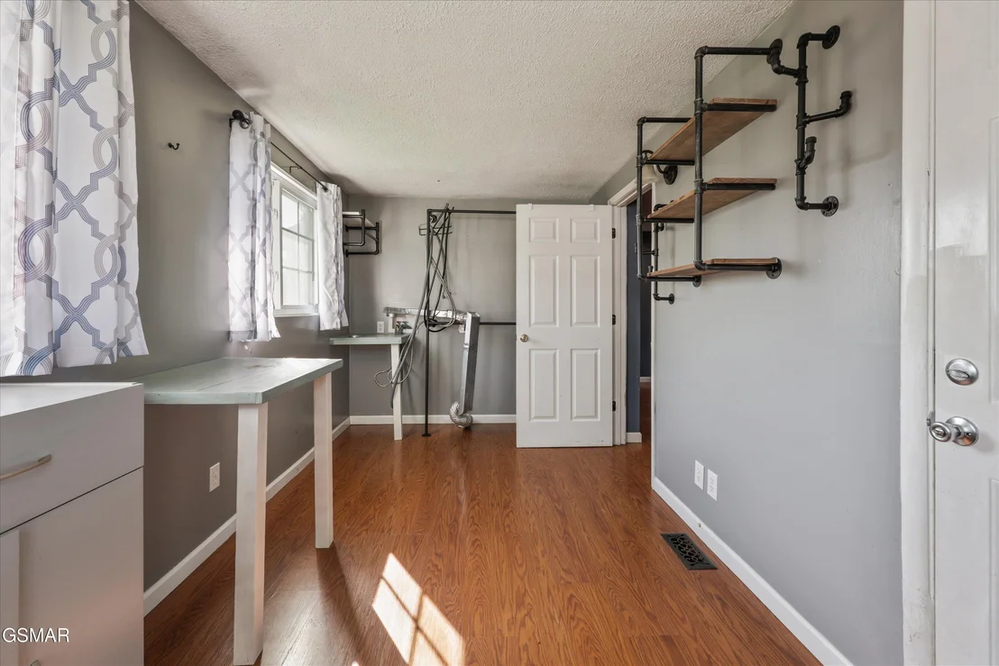 Photo of 1356 Bluegrass Road