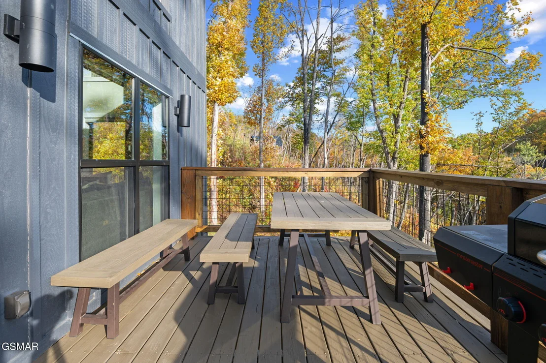 Photo of 2216 Headrick Lead