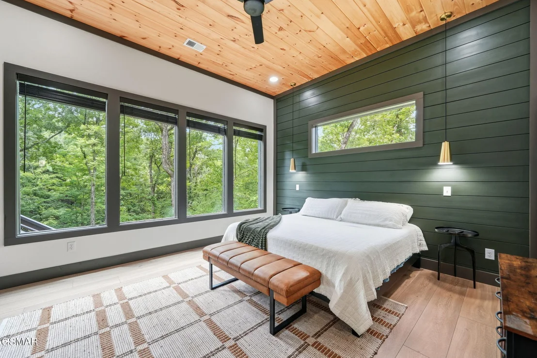 Photo of 1079 Pleasure Road