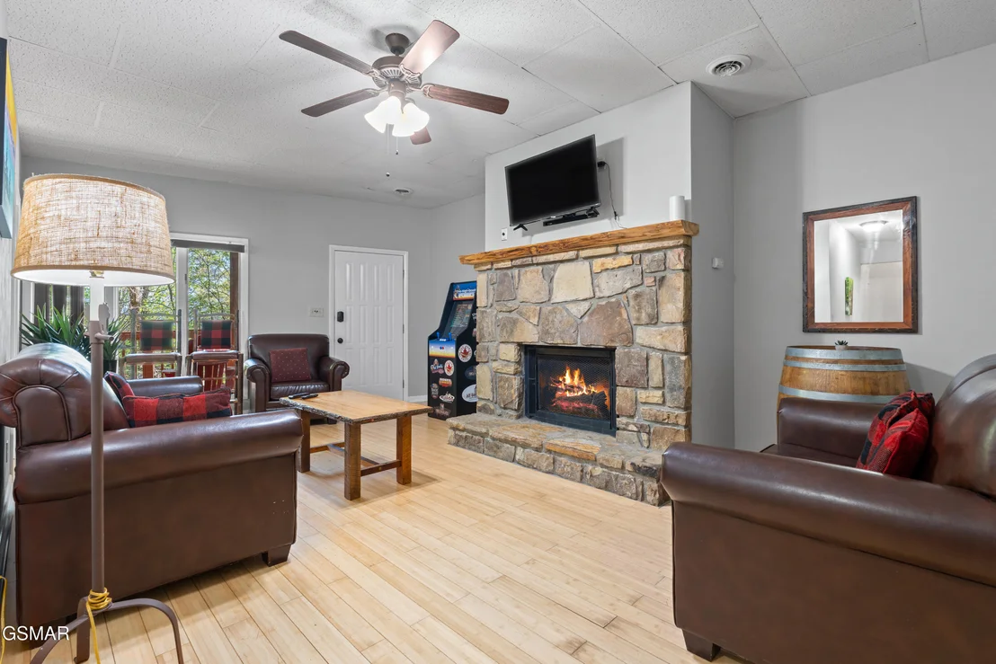 Photo of 913 Echo Place