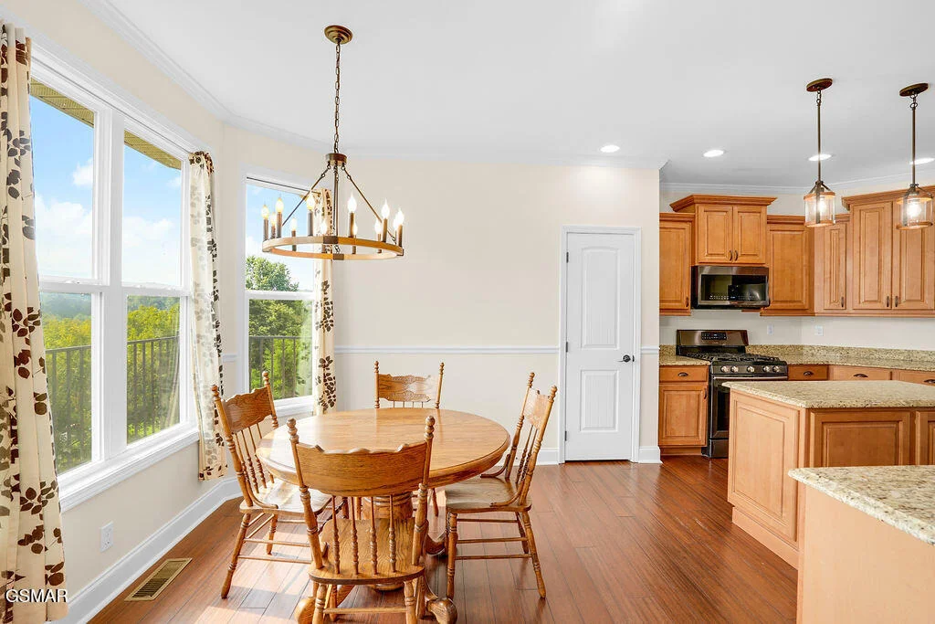 Photo of 1202 Foxwood Drive