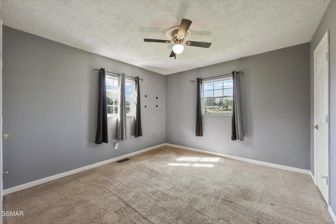 Photo of 1356 Bluegrass Road