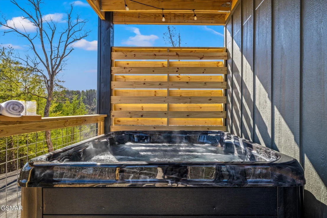 Photo of 1518 Bear Valley Road