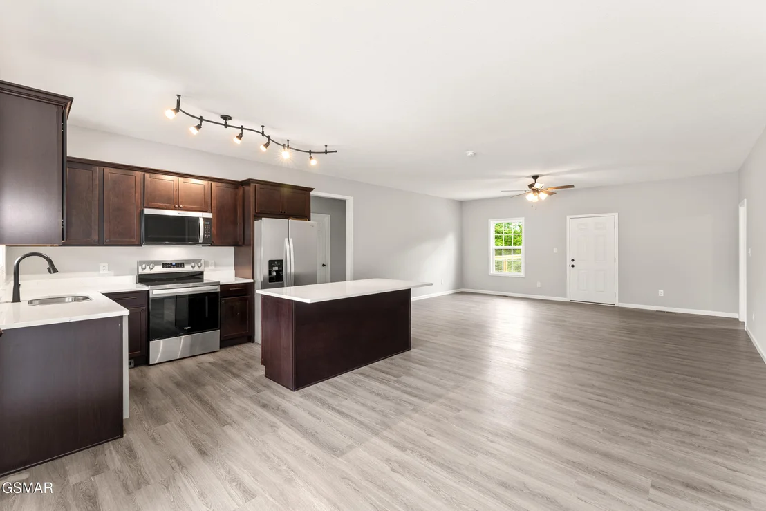 Photo of 2050 Kings View Loop