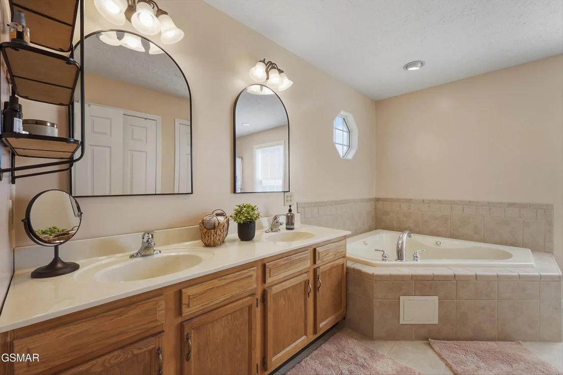 Photo of 401 Klondike Circle