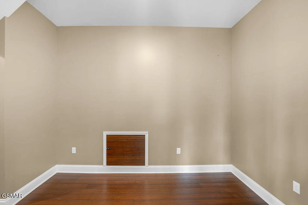 Photo of 1202 Foxwood Drive