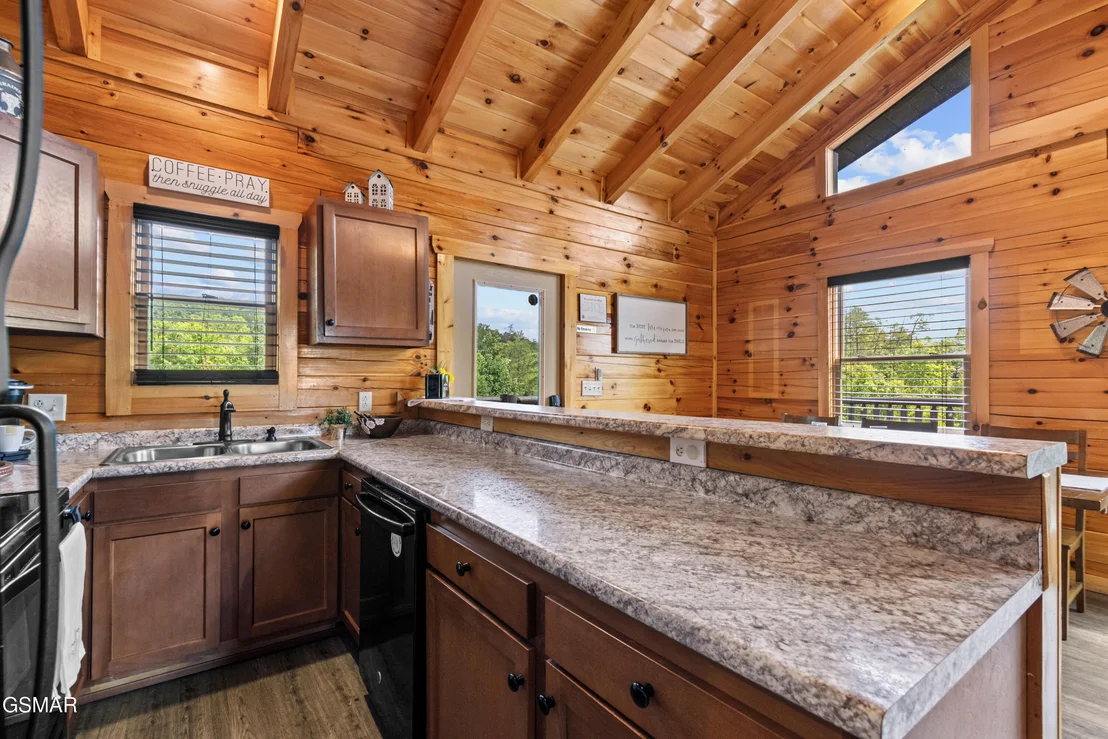 Photo of 705 Rondayview Lane