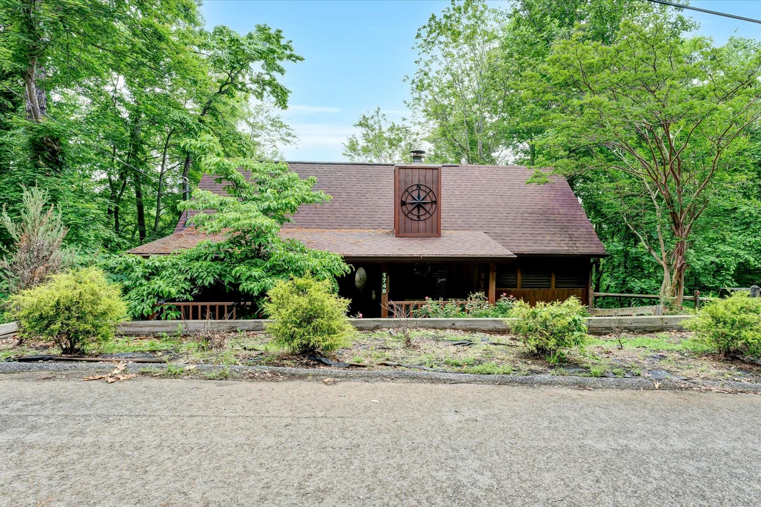 Photo of 1748 Ridgecrest Drive