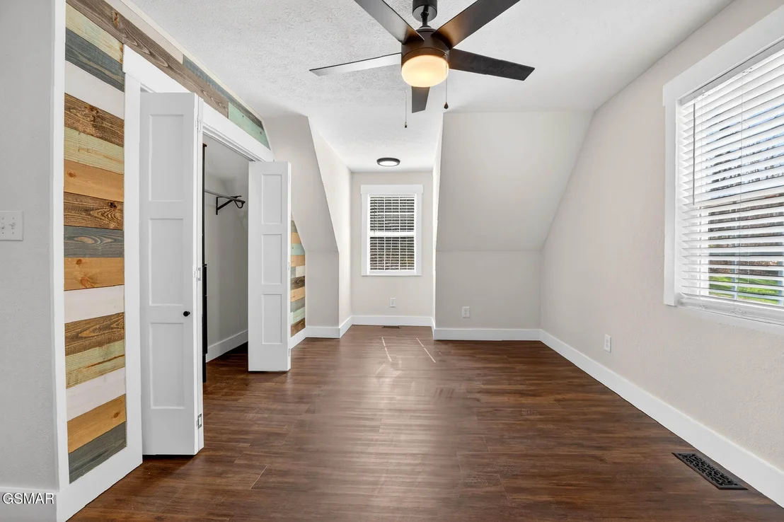 Photo of 1050 Briar Court