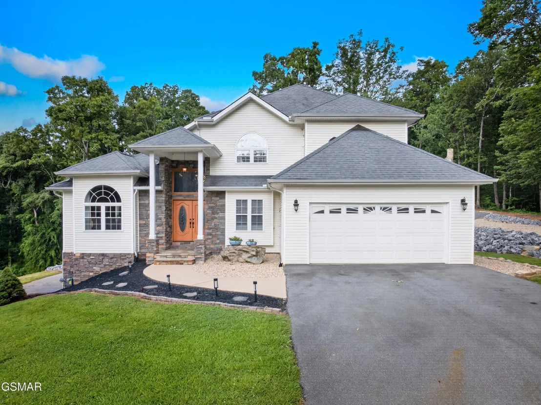 Photo of 917 Crickett Drive