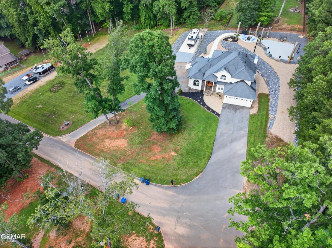 Photo of 917 Crickett Drive