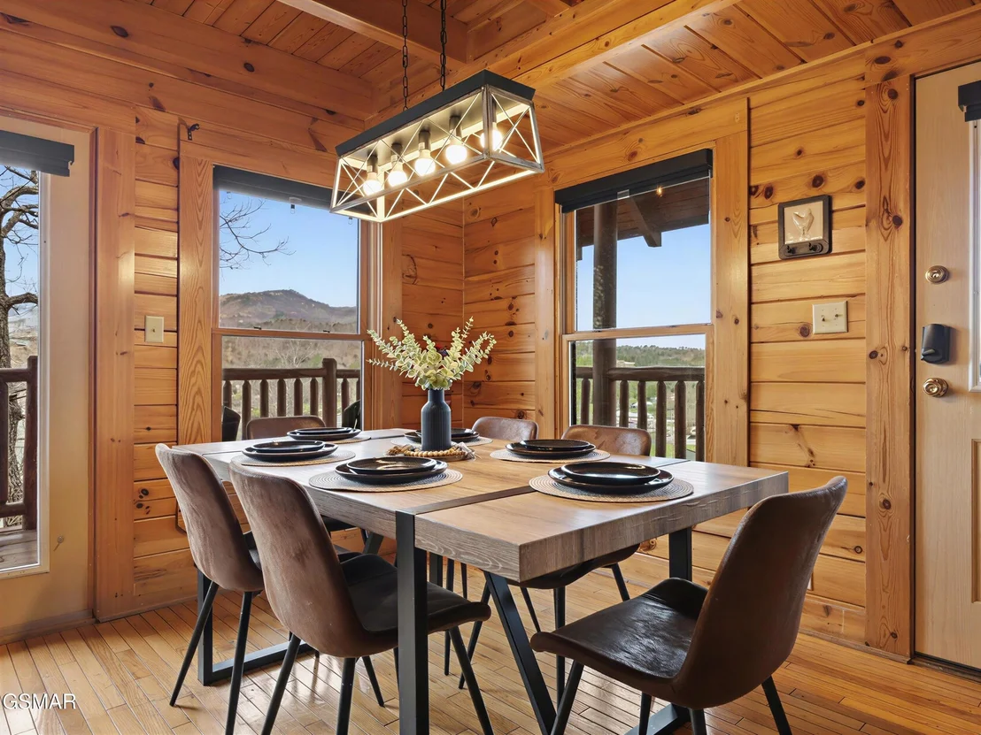 Photo of 1723 Summit View Way