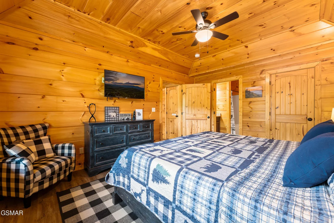 Photo of 1533 Bear Valley Road