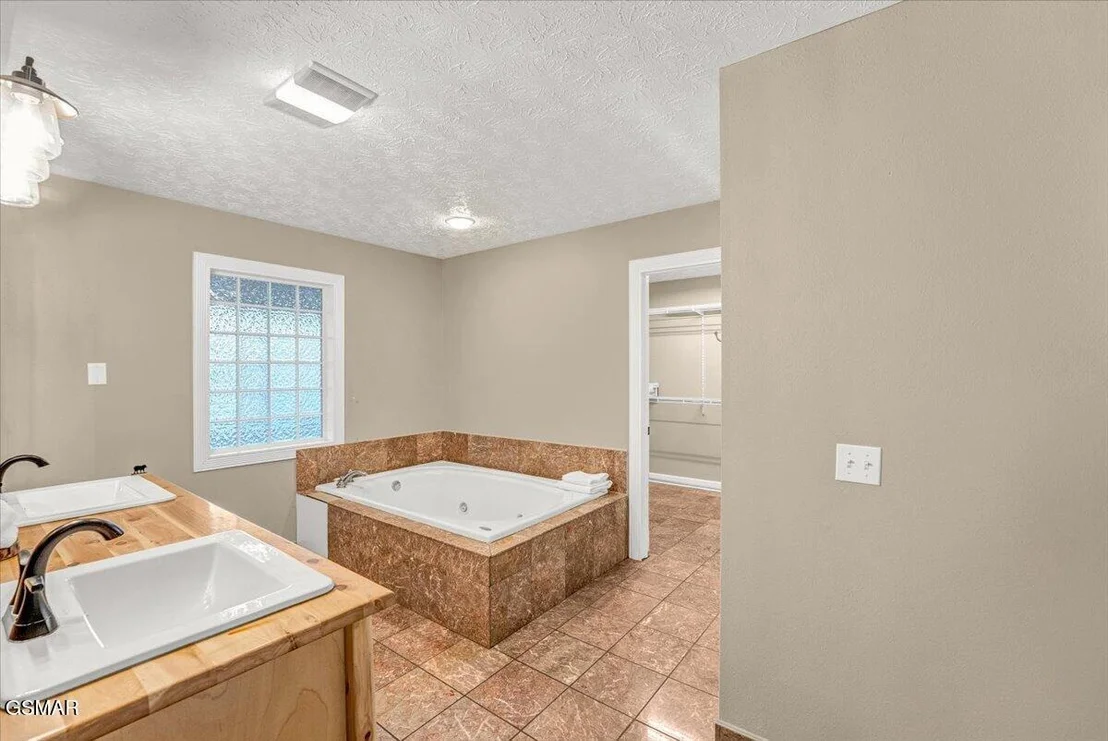 Photo of 1463 Red Cedar Lane