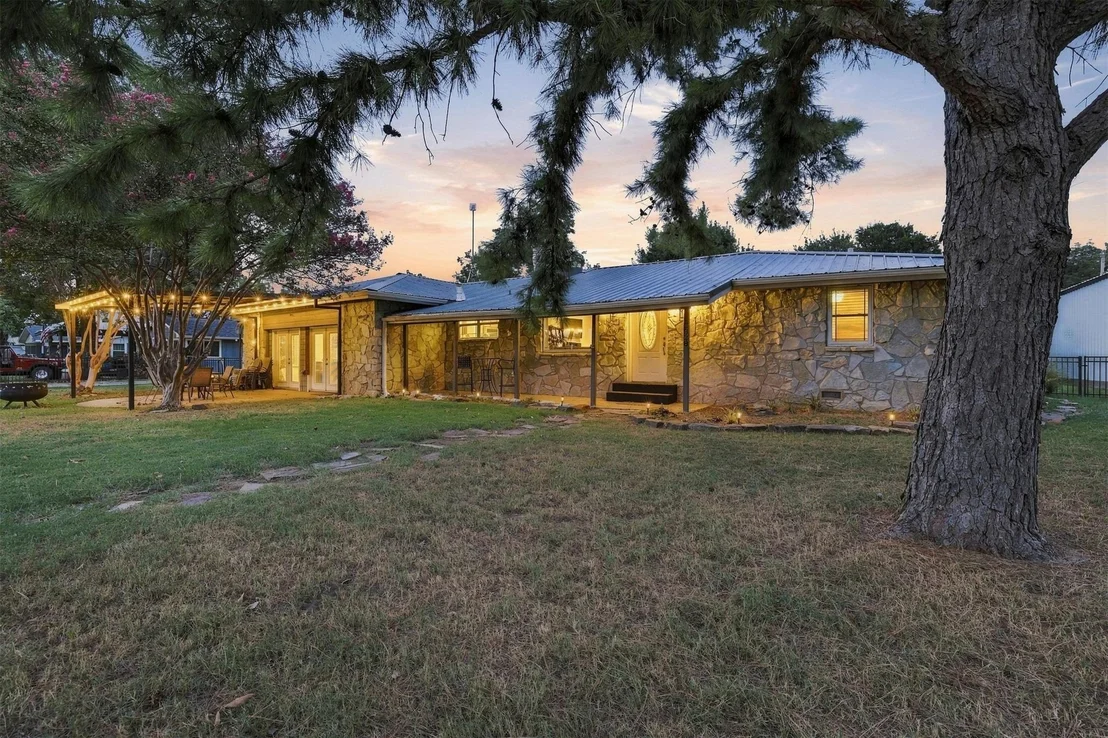 Photo of 2828 Riverview Road