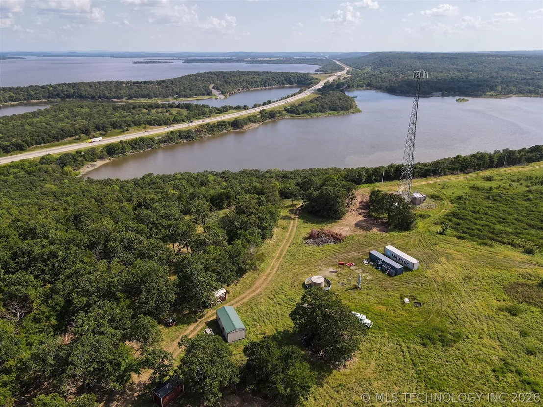 Photo of 933 Higgins Road