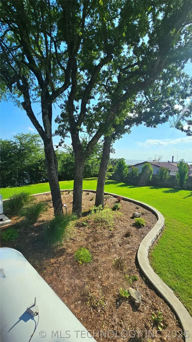 Photo of 417188 Mockingbird Lane