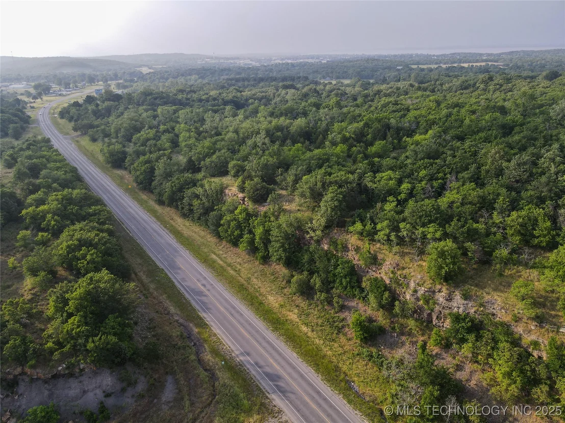 Photo of 418391 E 1215 Road