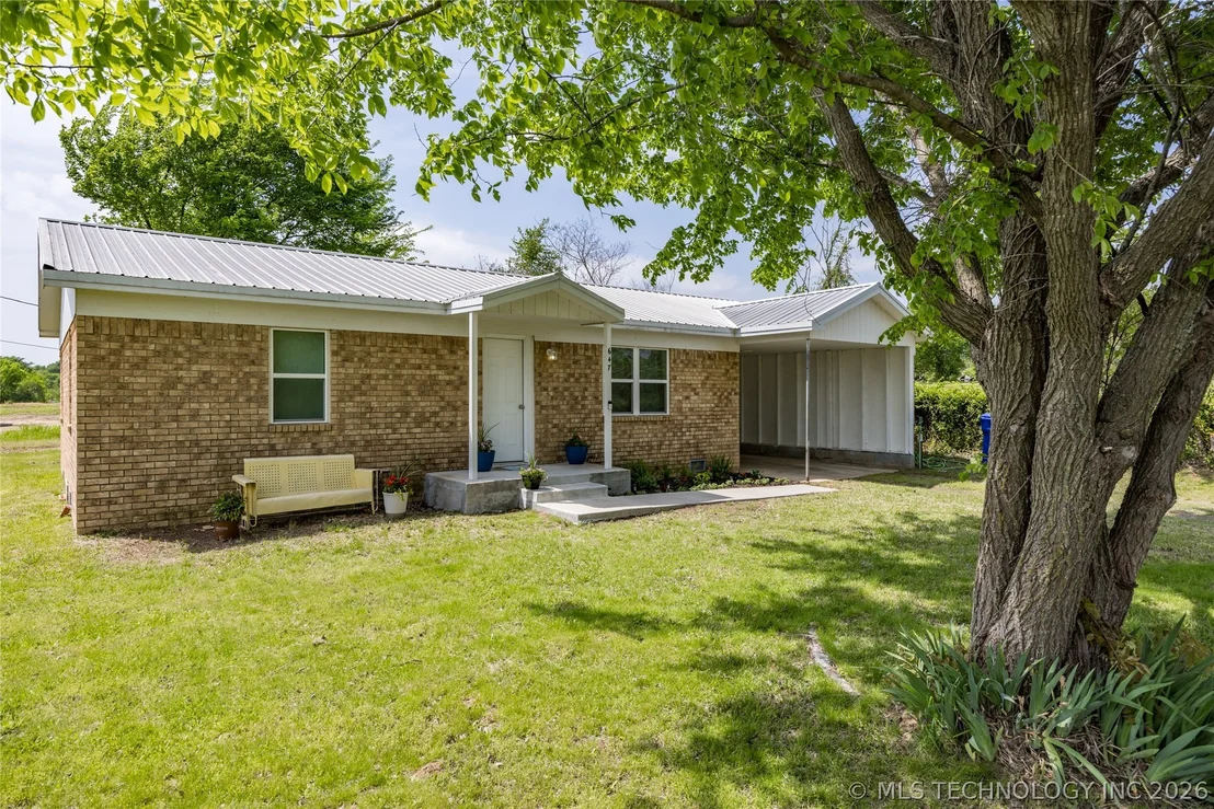 Photo of 647 Sawmill Road