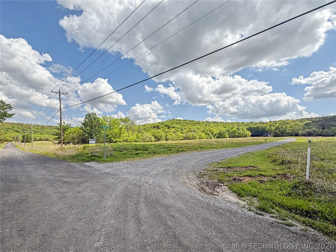 Photo of 417 S Thunder Road