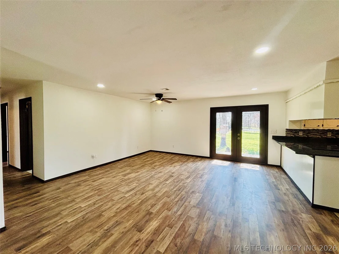 Photo of 417308 Bridgeport Road