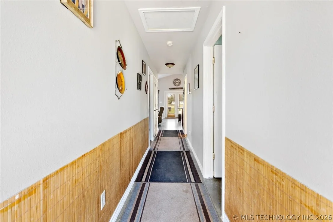 Photo of 2576 Winnett Road