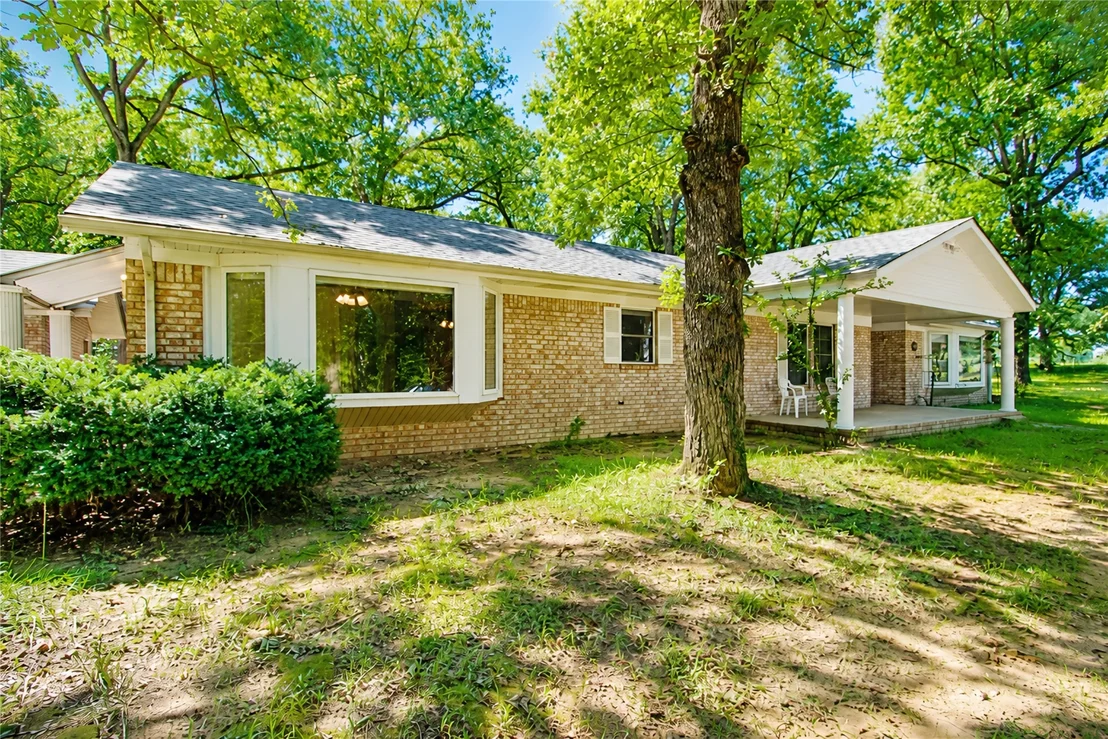 Photo of 3260 Howard Road