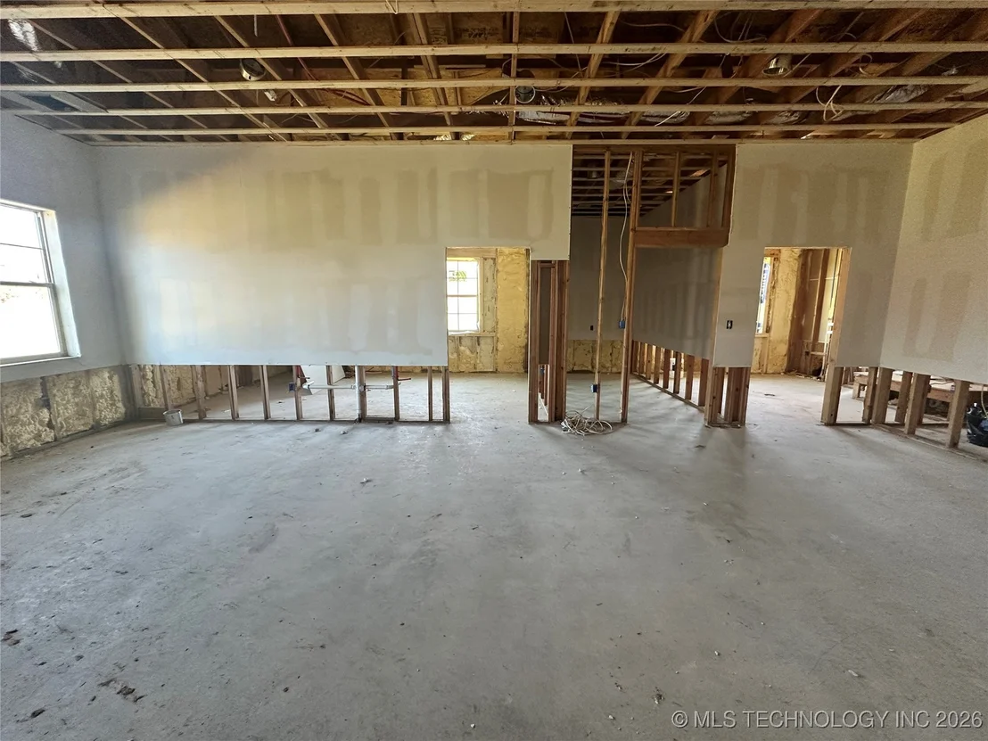 Photo of 1860 W Bumpass