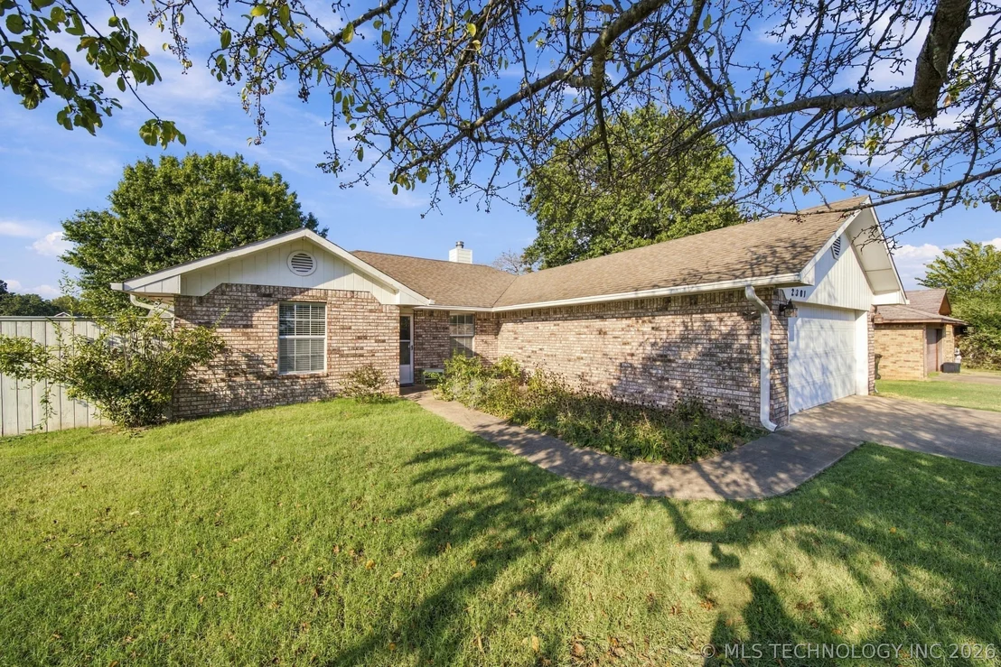 Photo of 2301 Piney Point Avenue