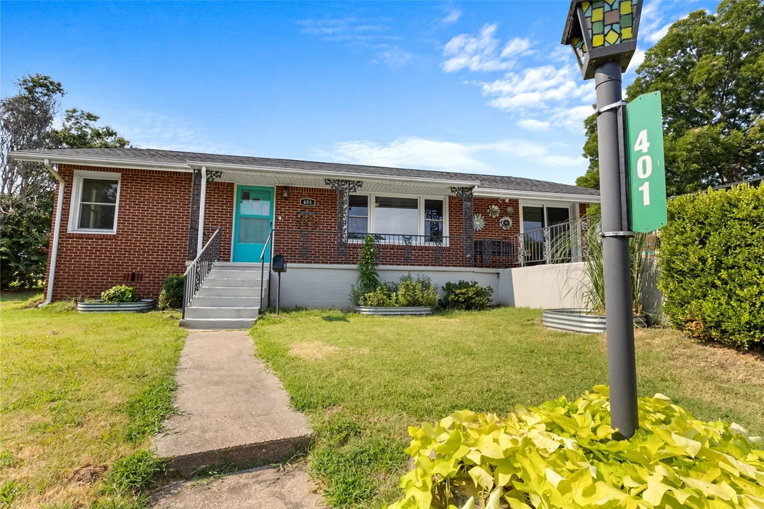 Photo of 401 High Street