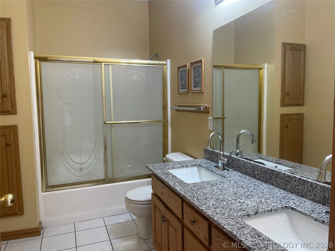 Photo of 3700 Shefield