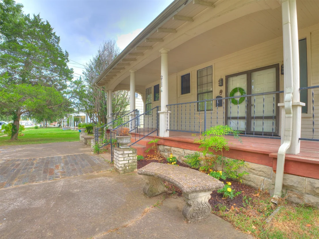 Photo of 211 N State Street