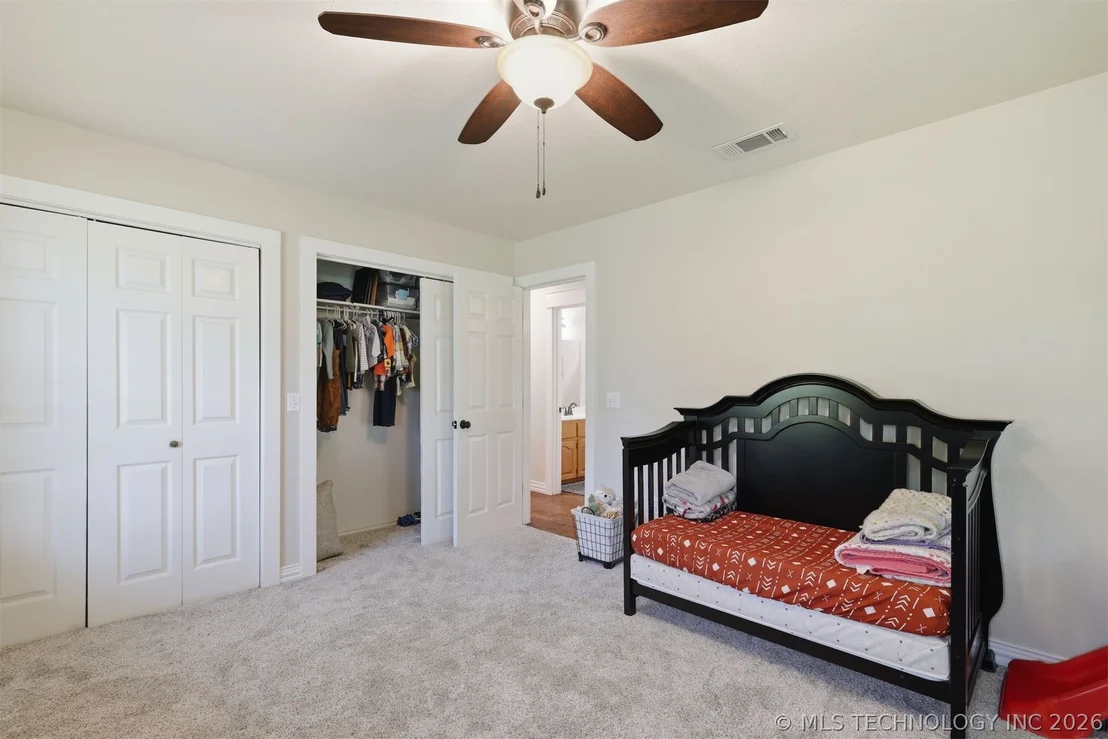 Photo of 2464 S Roberta Road