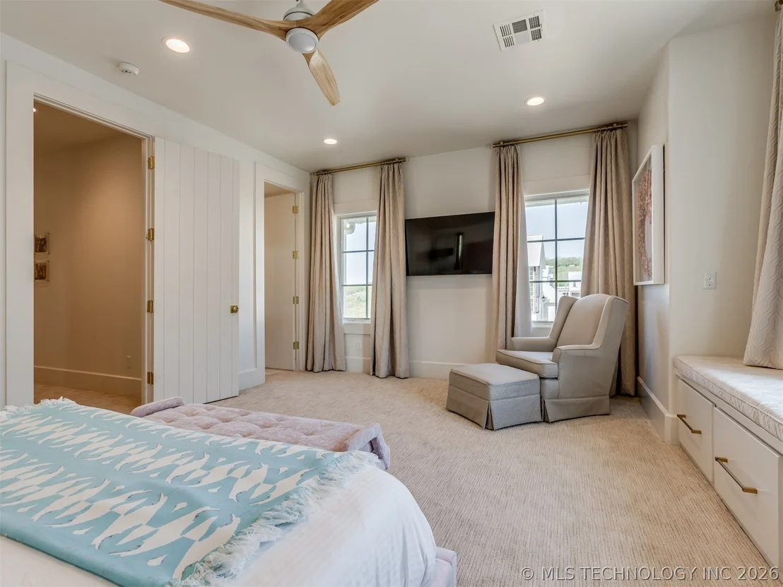 Photo of 120 Lower Green Way