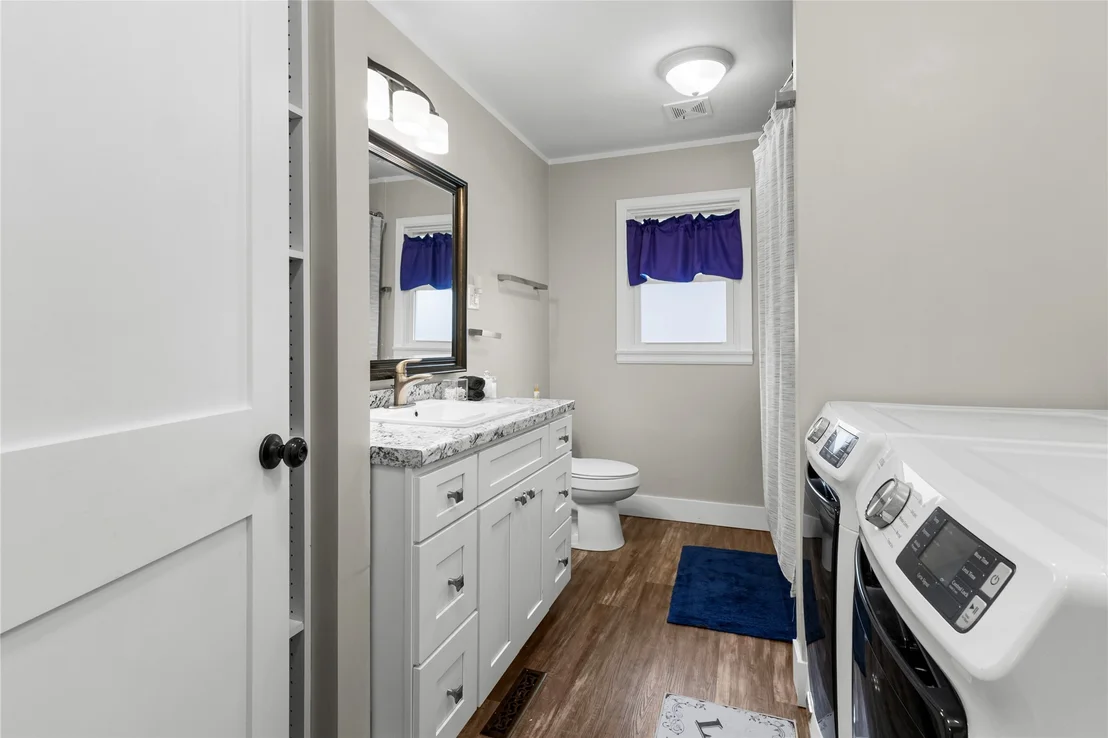 Photo of 401 High Street