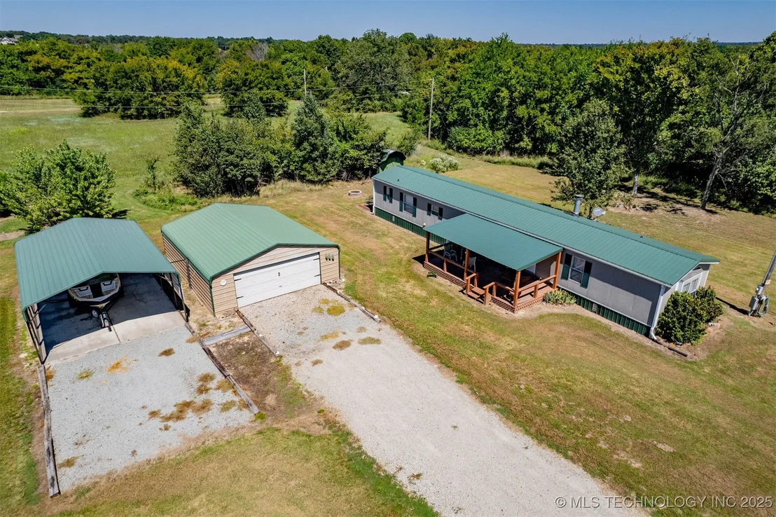 Photo of 420229 E 1144 Road