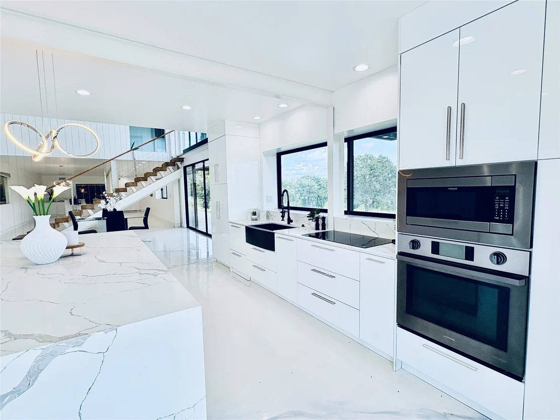 Photo of 546 Mockingbird