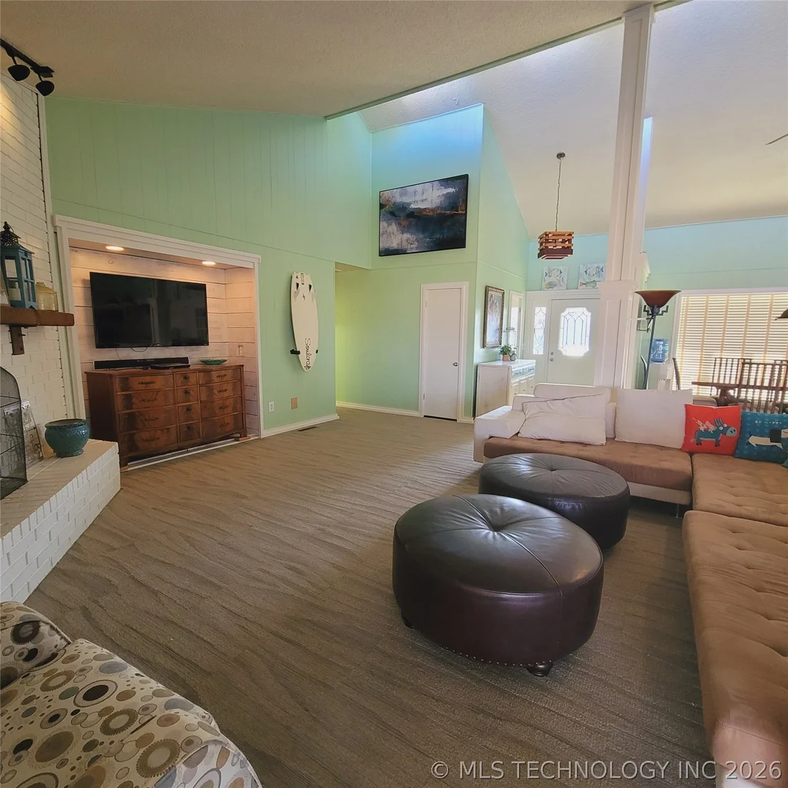 Photo of 105 Lakeview Drive