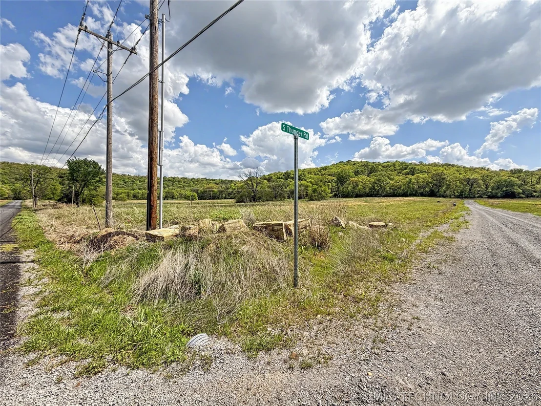 Photo of 433 S Thunder Road