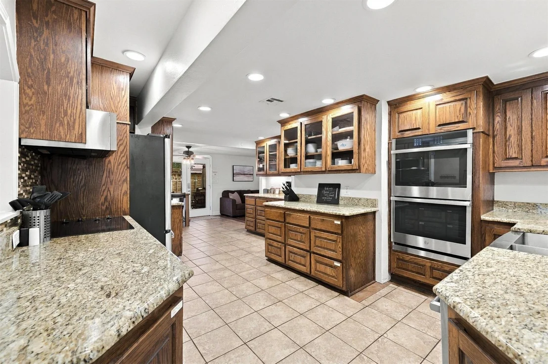 Photo of 2828 Riverview Road