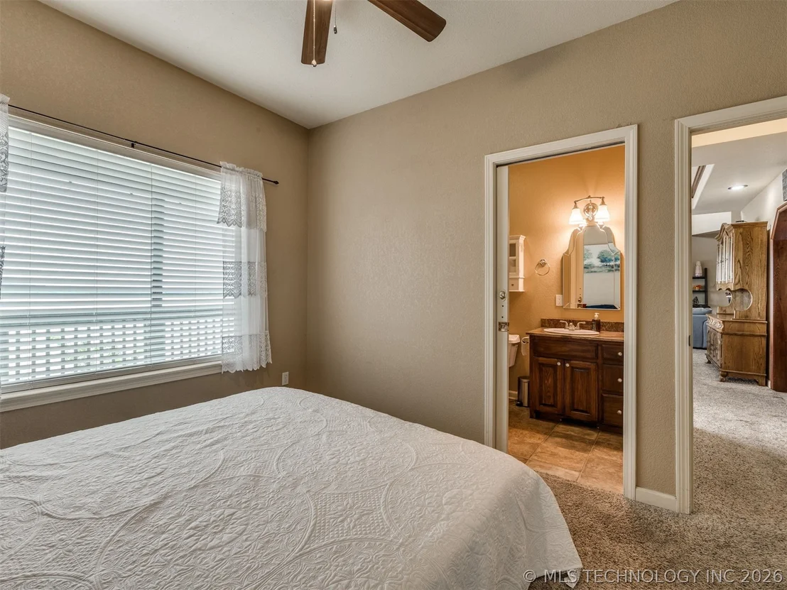 Photo of 332 E Highland Avenue