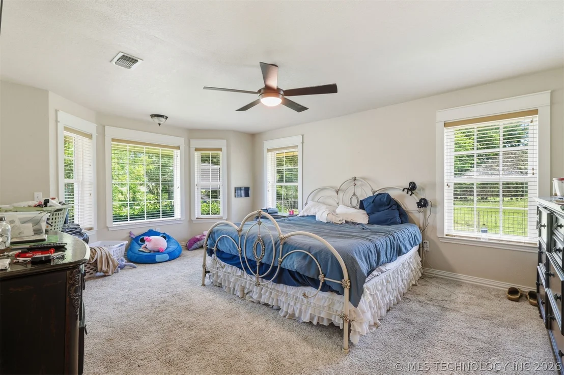 Photo of 2464 S Roberta Road