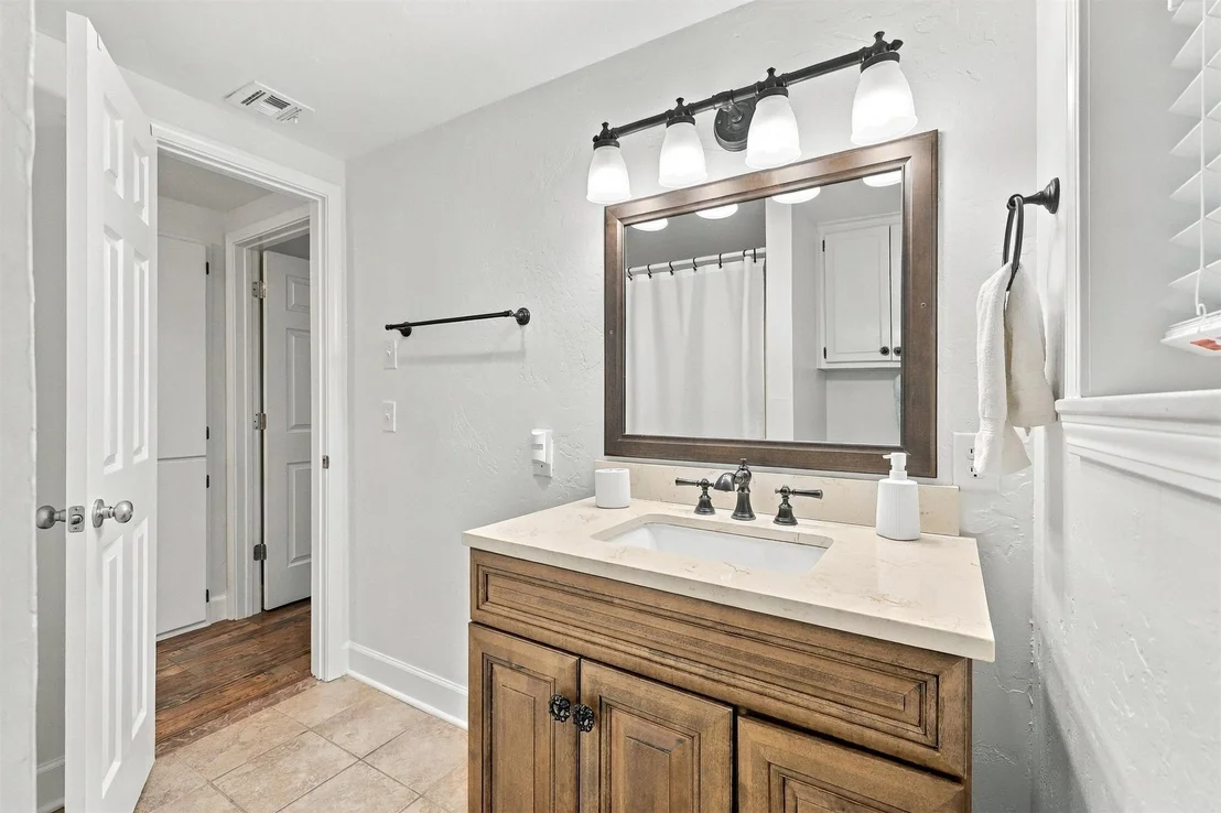 Photo of 2828 Riverview Road